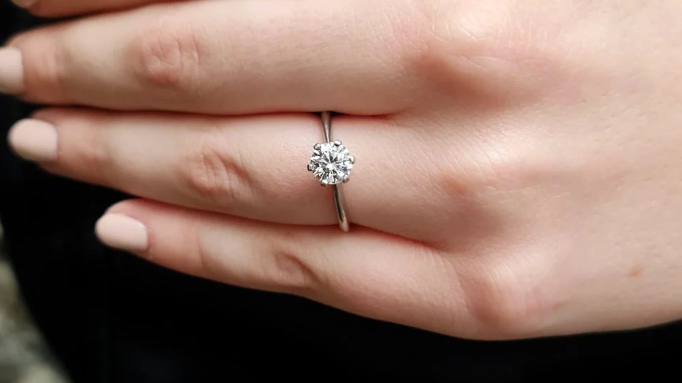 0.90ct Six Claw Single Stone Engagement Ring SR1055 made in Ireland on hand