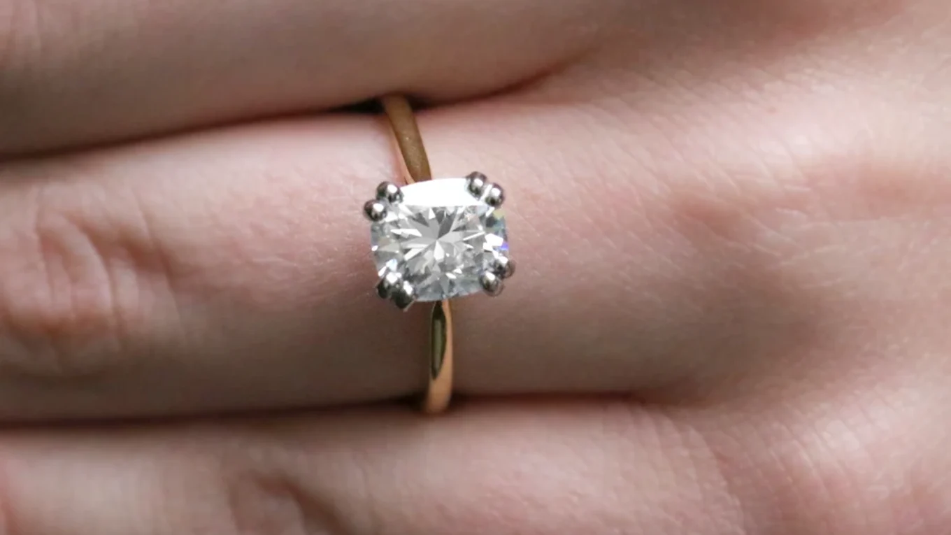 2.0ct Cushion Cut Solitaire Diamond Engagement Ring SR1096 on hand