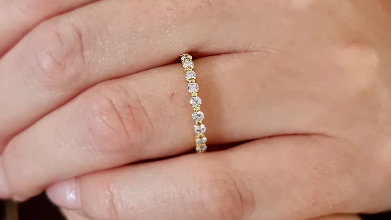 Ladies Diamond Wedding Ring in yellow gold and hand made in Ireland sb5698