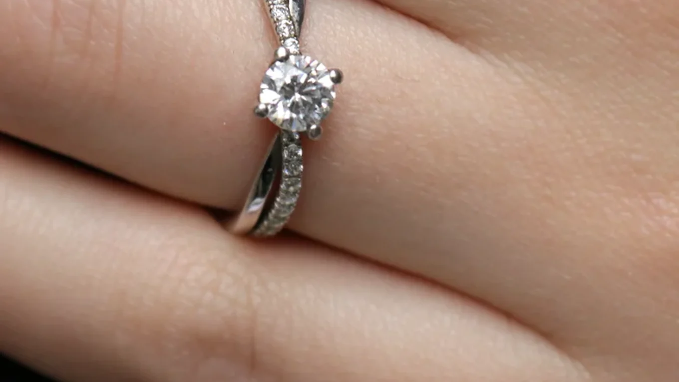 Round Cut Twist Side Stone Diamond Engagement Ring on hand PR1029-1