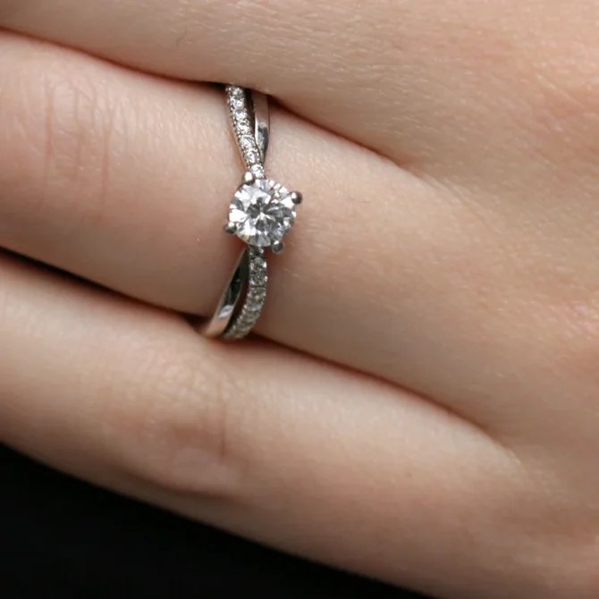 Round Cut Twist Side Stone Diamond Engagement Ring on hand PR1029-1