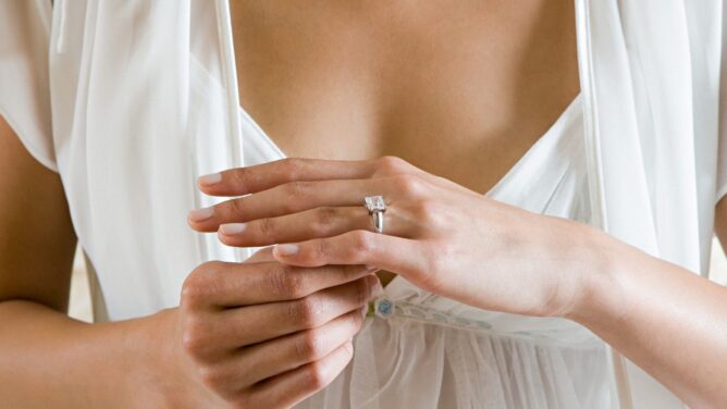 Tips for when to remove your engagement ring in general