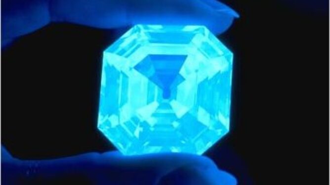 Fluorescence is one of the many terms used on a Diamonds grading report. Some diamonds can show different effects under ultraviolet light.