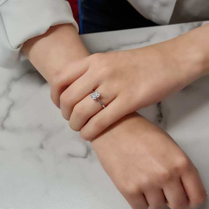 1.00 Carat Radiant Cut Diamond Ring SR1031 on hand 3