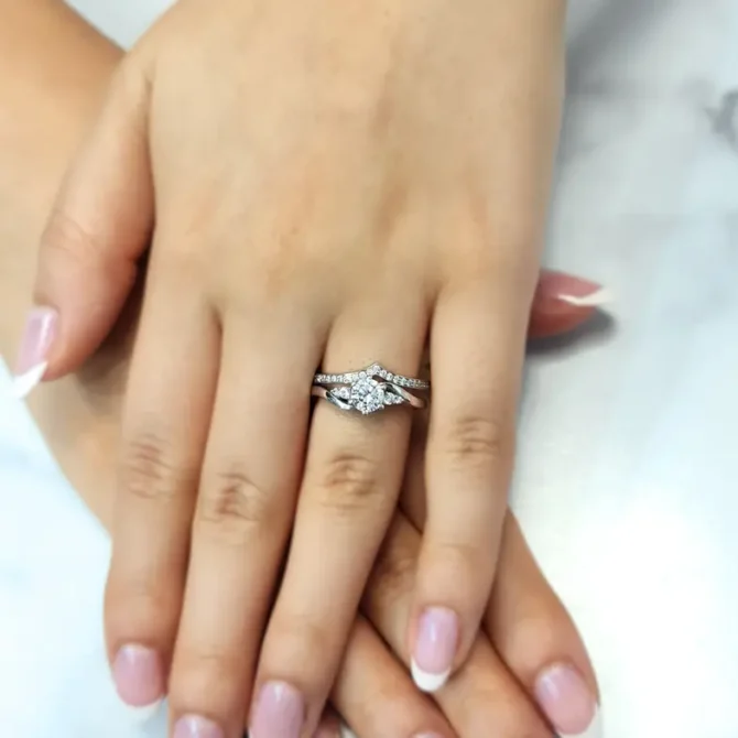 Twist diamond engagement ring on hand tr1013 made in Dublin Ireland