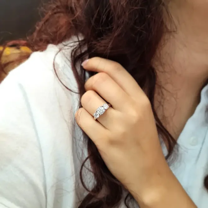 certified 3 stone diamond ring on hand in Ireland-tr1070-2