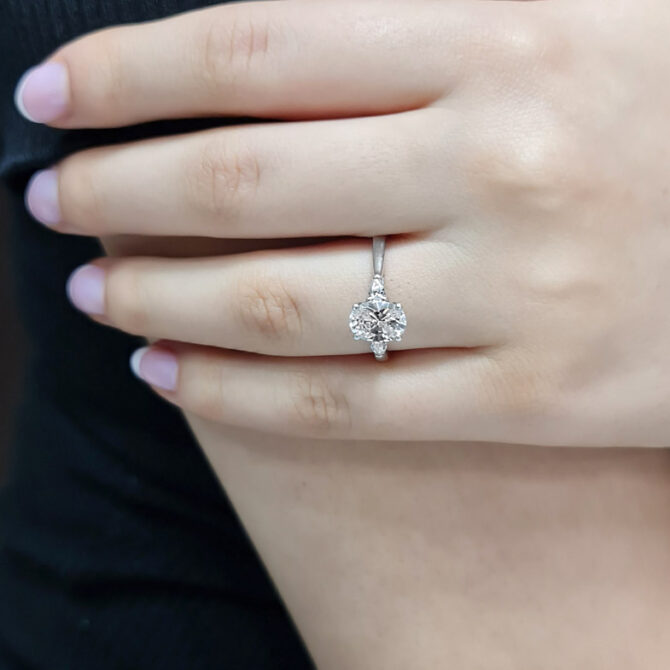 oval and round trilogy diamond ring-tr1021-4