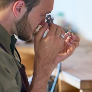 Guide To Choosing The Perfect Engagement Ring