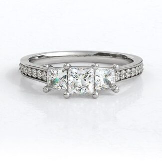 sb0656-bespoke-designed-princess-cut-diamond-trilogy-ring-image-1