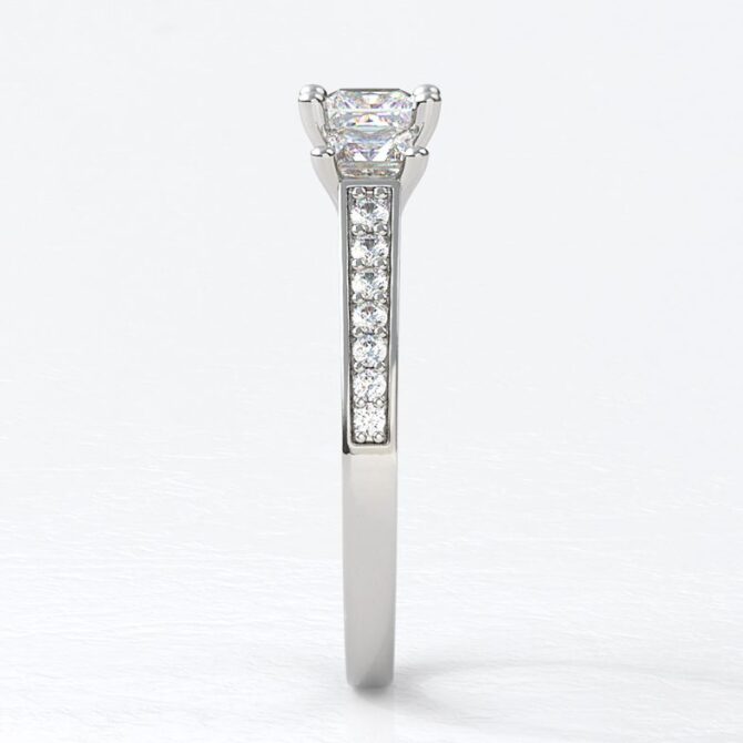 sb0656-bespoke-designed-princess-cut-diamond-trilogy-ring-image-3