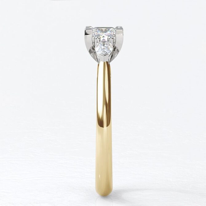 sb0668-bespoke-designed-princess-cut-diamond-three-stone-ring-image-3