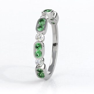 sb1360-bespoke-designed-emerald-and-diamond-gemstone-ring-image-2