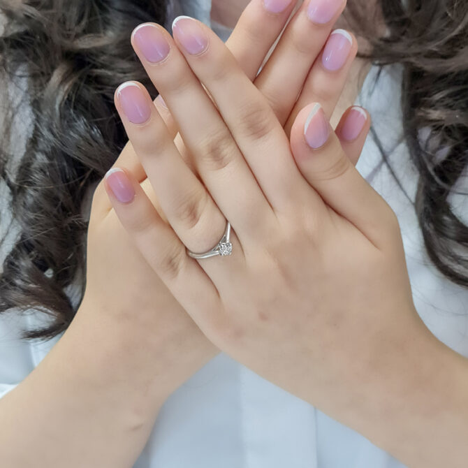 0.30 Carat 18k White Gold Round Cut Ring SR2002 on hand 1