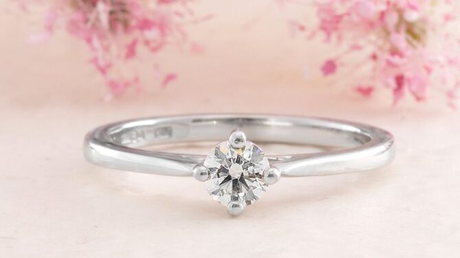 sr2002-0.30ct-18k-white-gold-compass-set-solitaire-ring-image-3