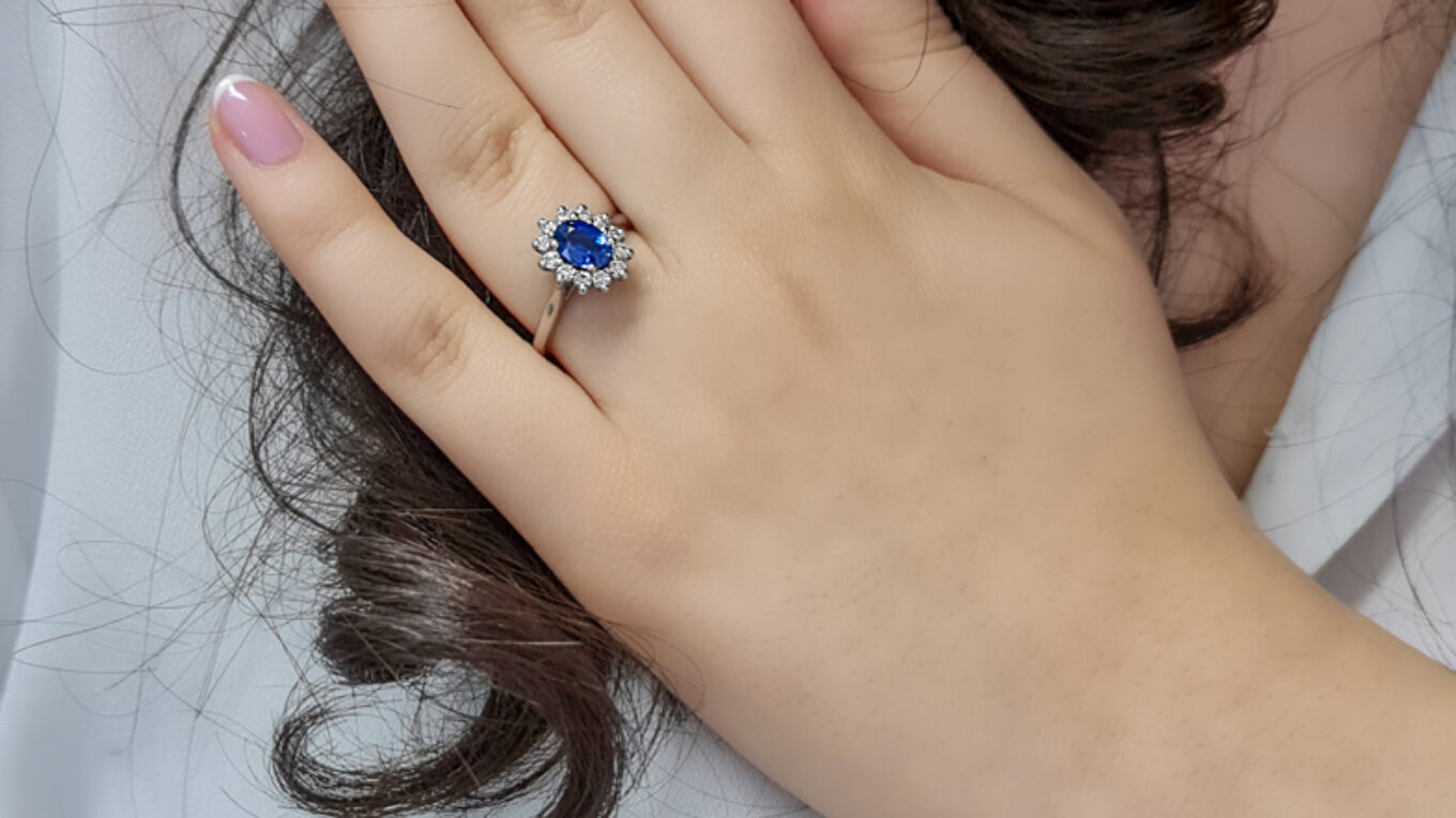 1.38ct Sapphire Halo Ring CR1041 on hand 2
