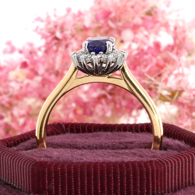 CR1046-18k-yellow-gold-oval-cut-sapphire-and-diamond-gemstone-ring-image-2