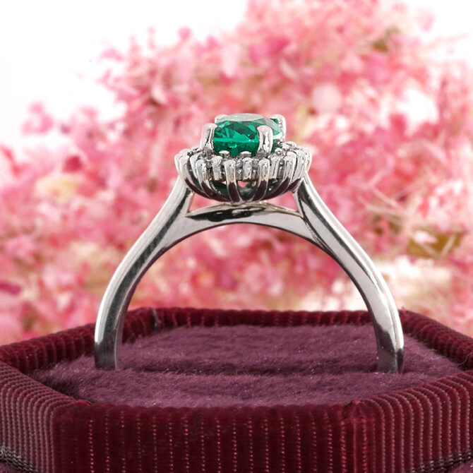 CR1047-0.85ct-18k-white-gold-oval-cut-emerald-and-diamond-gemstone-ring-image-3