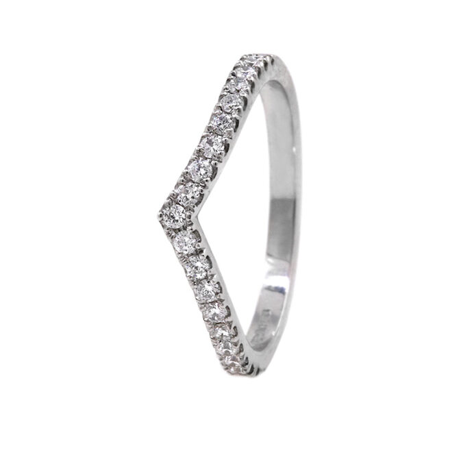 WR5109-2mm-claw-set-v-shape-diamond-wedding-ring-image-1