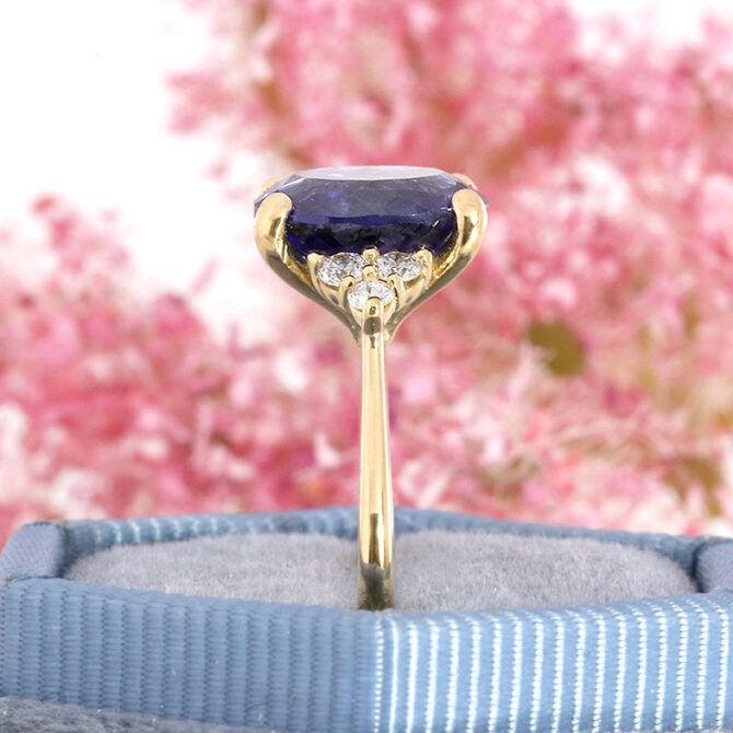 CR1051-4.00ct-lab-grown-sapphire-and-diamond-gemstone-ring-image-2