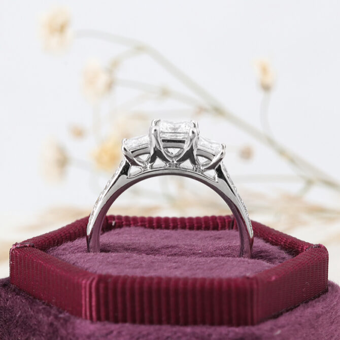 1.21ct Princess Cut Three Stone Ring TR2012 (2)