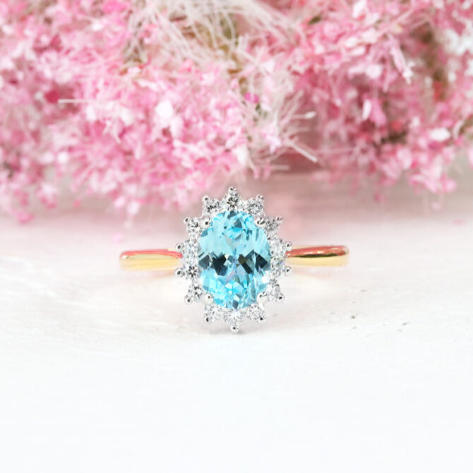 1.10ct Oval Cut Aquamarine & Diamond Ring GR125 (1)