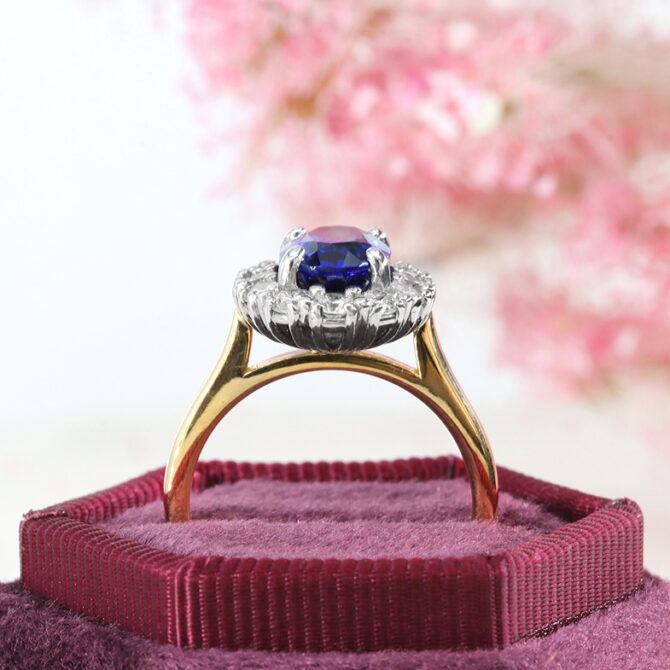 2.80ct Oval Cut Blue Sapphire & Diamond Ring GR128 (2)