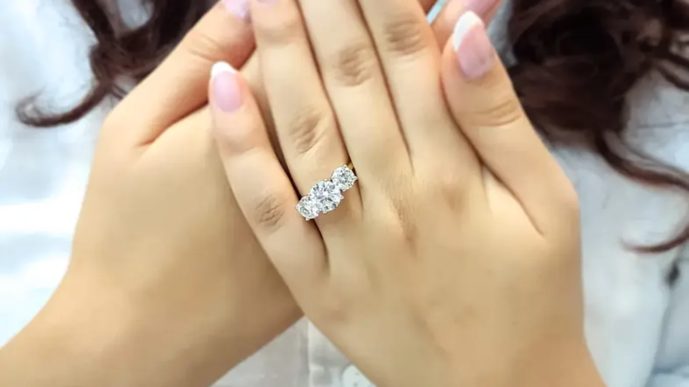 Classic trilogy diamond ring made in Dublin in yellow gold-tr1087-2