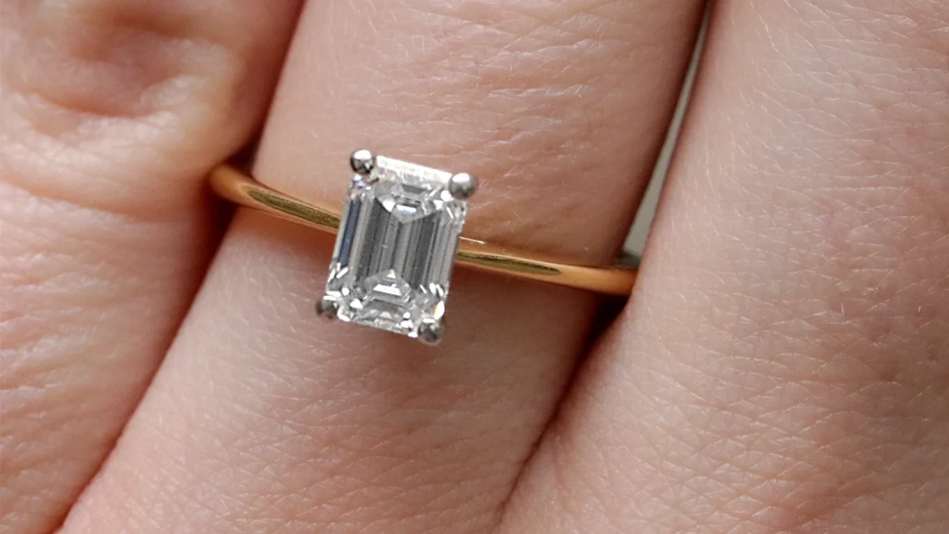 1.00ct Emerald Cut Solitaire Diamond Engagement Ring SR1045