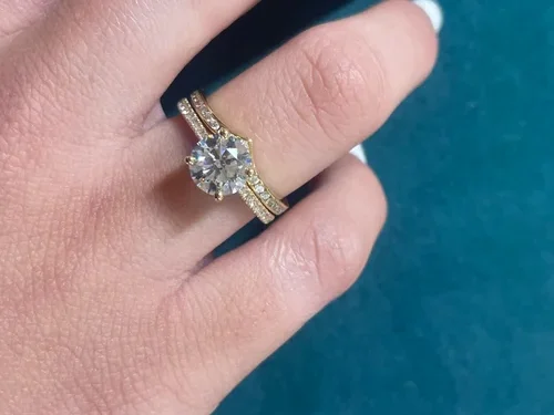 Vshape channel set wedding band with round side stone ring