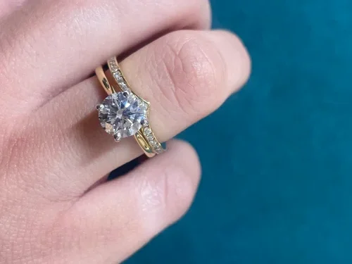 Vshape channel set wedding band with round solitaire ring