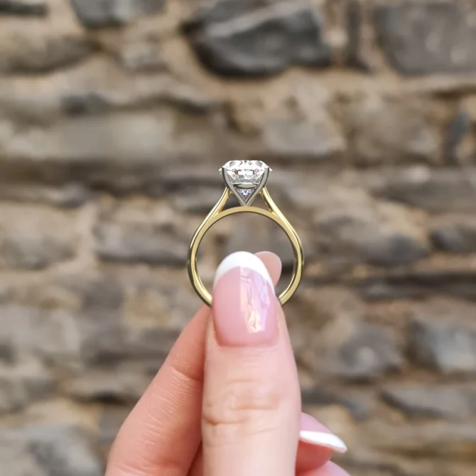 Oval solitaire diamond engagement ring 4.0ct sr1016 side view - yellow gold - Made in Dublin, Ireland